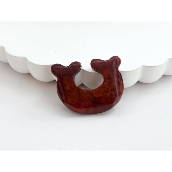 Solid Wood Mahogany Whale Shaped Shiny Sealed Vintage Brooch Pin - Picture 8 of 9